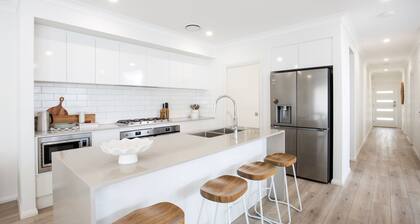 The Coast Beach - Pet Friendly - 2 Mins Walk to Bay