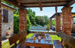 Outdoor dining - Amazing home in Zadar (Zadar)