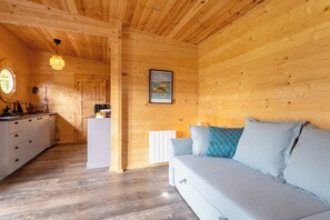 Living area - Chalet '4 Pers Landeleau 2kms Canal' with Private Terrace (Landeleau)