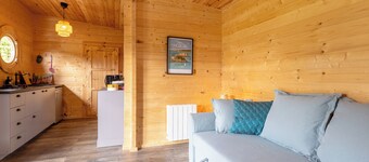 Chalet '4 Pers Landeleau 2kms Canal' with Private Terrace