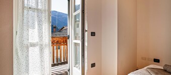 Apartment 'Casa Batistei Ribes' with Lake View, Balcony and Wi-Fi