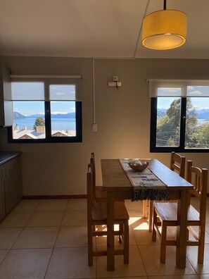 Superior Apartment | Living area | Flat-screen TV - Quillaipe Apart Suite (San Carlos de Bariloche)