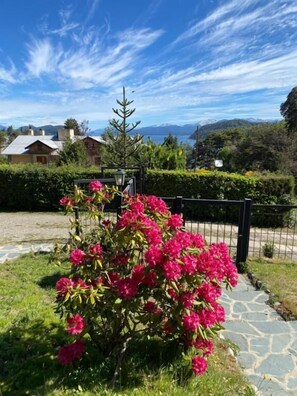 Property grounds - Quillaipe Apart Suite (San Carlos de Bariloche)