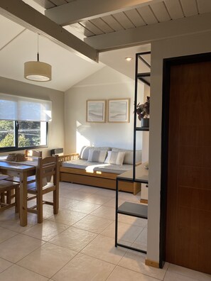 Superior Apartment | Living area | Flat-screen TV - Quillaipe Apart Suite (San Carlos de Bariloche)
