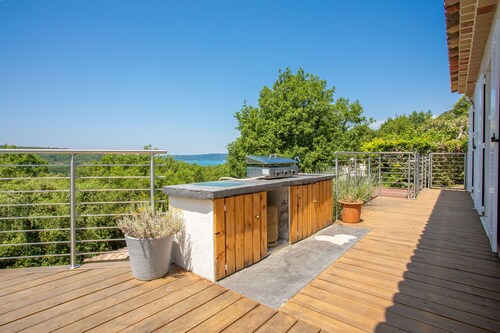 Villa 'Les Brés' avec vue sur le lac, piscine privée et Wi-Fi