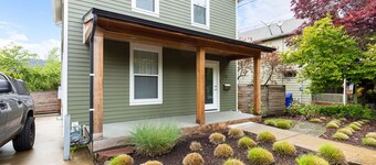 St Johns Apt. by Cathedral Park, Willamette River