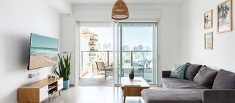 Mamad Sea Breeze Netanya Retreat by Sea N' Rent