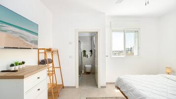 3 bedrooms, iron/ironing board