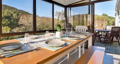 Family Friendly Beach Oasis with Modern Comforts, walk to the beach, 3 bedrooms