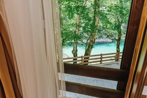 Front of property - Hotel PORTO TARA (Ogradenica)