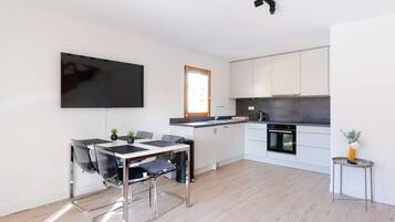 Réfrigérateur, four, lave-vaisselle, grille-pain