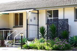 Exterior detail - Ella's Beach Haven (Batehaven)