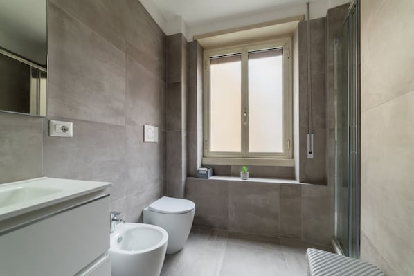 Dusche, Bidet