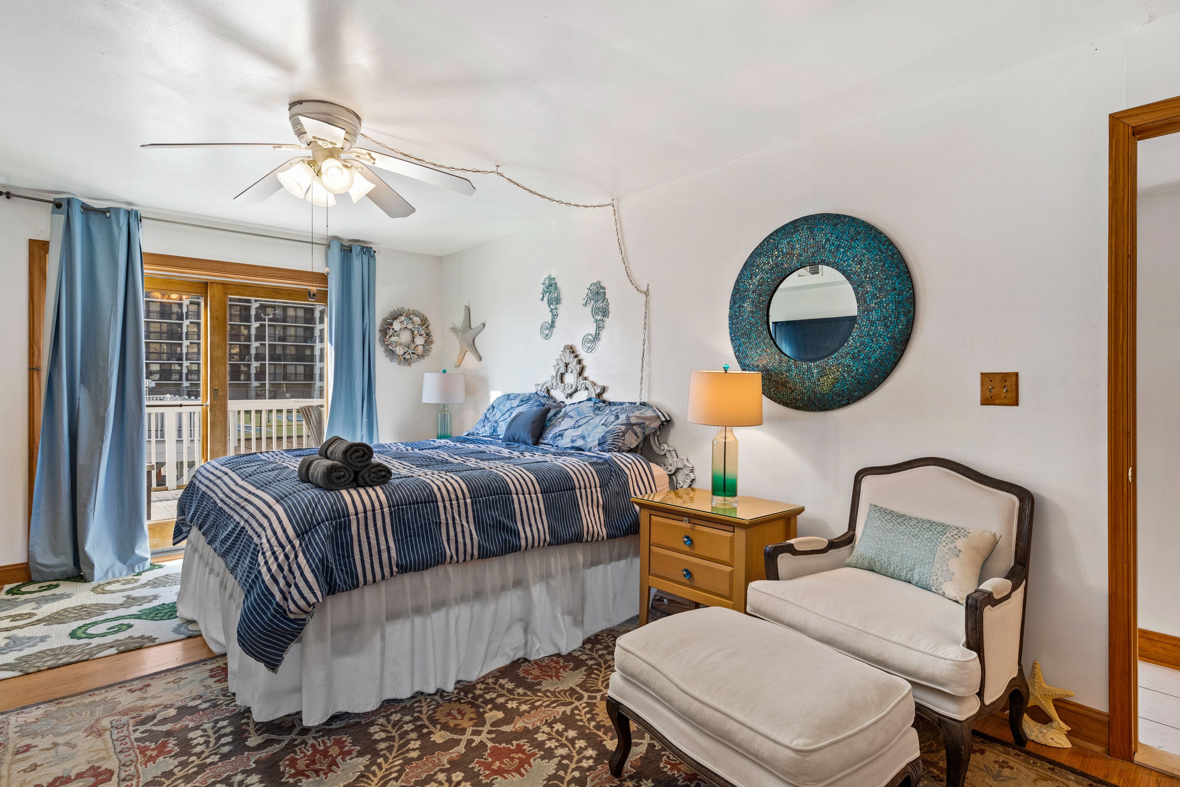 5 Schlafzimmer, Schreibtisch, Bügeleisen/Bügelbrett, kostenloses WLAN