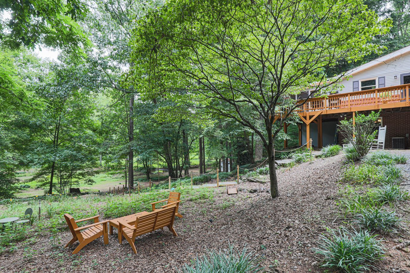 Urban Oasis: Spacious 4BR Cabin, Sleeps 8+