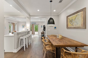 Dining - Private end unit townhome. Pet friendly! 5 minutes from the beach! And a Pool! (St. Simons Island)