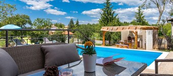 Villa May  with heated pool