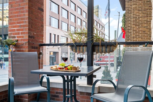 屋外ダイニングエリア