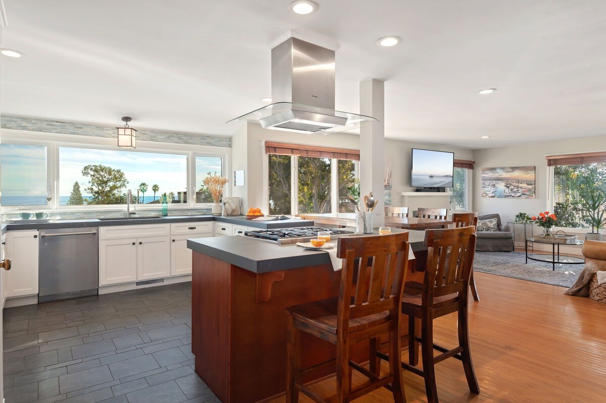 Mesa Home with Stunning Views and Exceptional Outdoor Amenities Including Hot Tub!