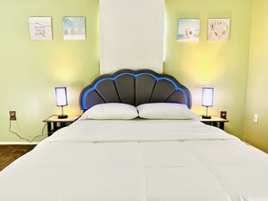 4 bedrooms, desk, iron/ironing board, travel crib