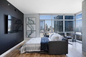 1 bedroom, iron/ironing board, WiFi, bed sheets - NEW - Impeccably styled in ideal location! (San Diego)