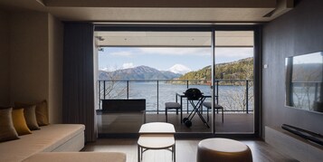 (2double beds+sofa), No-pets allowed,Non Smoking | Living area | Flat-screen TV, heated floors