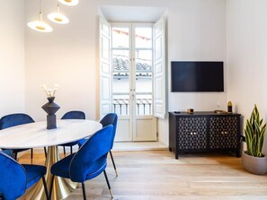 Dining - Stylish apartment in the heart of Granada (Granada)