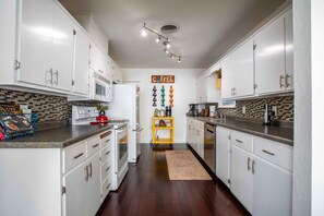 Fridge, microwave, oven, stovetop - The Painted Buffalo | Firepit | Great Backyard (Fredericksburg)