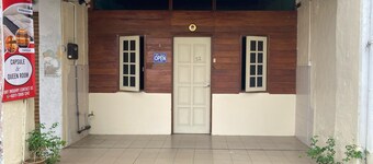 Stop at Melaka Guesthouse