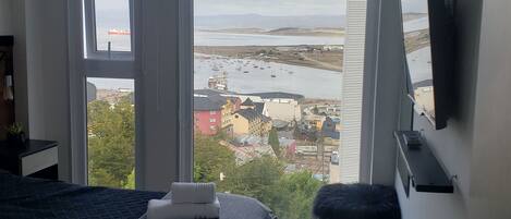 1 chambre, fer et planche à repasser, Wi-Fi gratuit, draps fournis