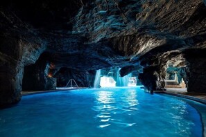 3 outdoor pools, a heated pool
