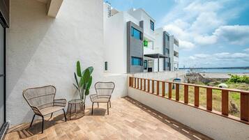 Deluxe Double Room with Balcony | Balcony