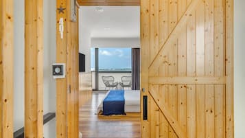 Deluxe Double Room with Sea View and Balcony | Desk, soundproofing, free WiFi