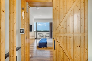 Chambre Deluxe double, balcon, vue sur l’océan | Bureau, système d’insonorisation, accès au Wi-Fi (inclus)