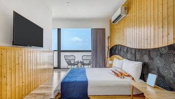 Deluxe Double Room with Sea View and Balcony | Desk, soundproofing, free WiFi