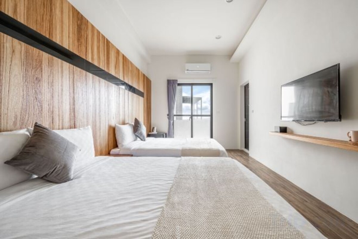 Quadruple Room with Terrace