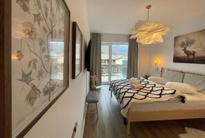 1 bedroom, iron/ironing board, free WiFi, bed sheets - RoseWood Boutique Apartment - In Green Future Spa (Sinaia)