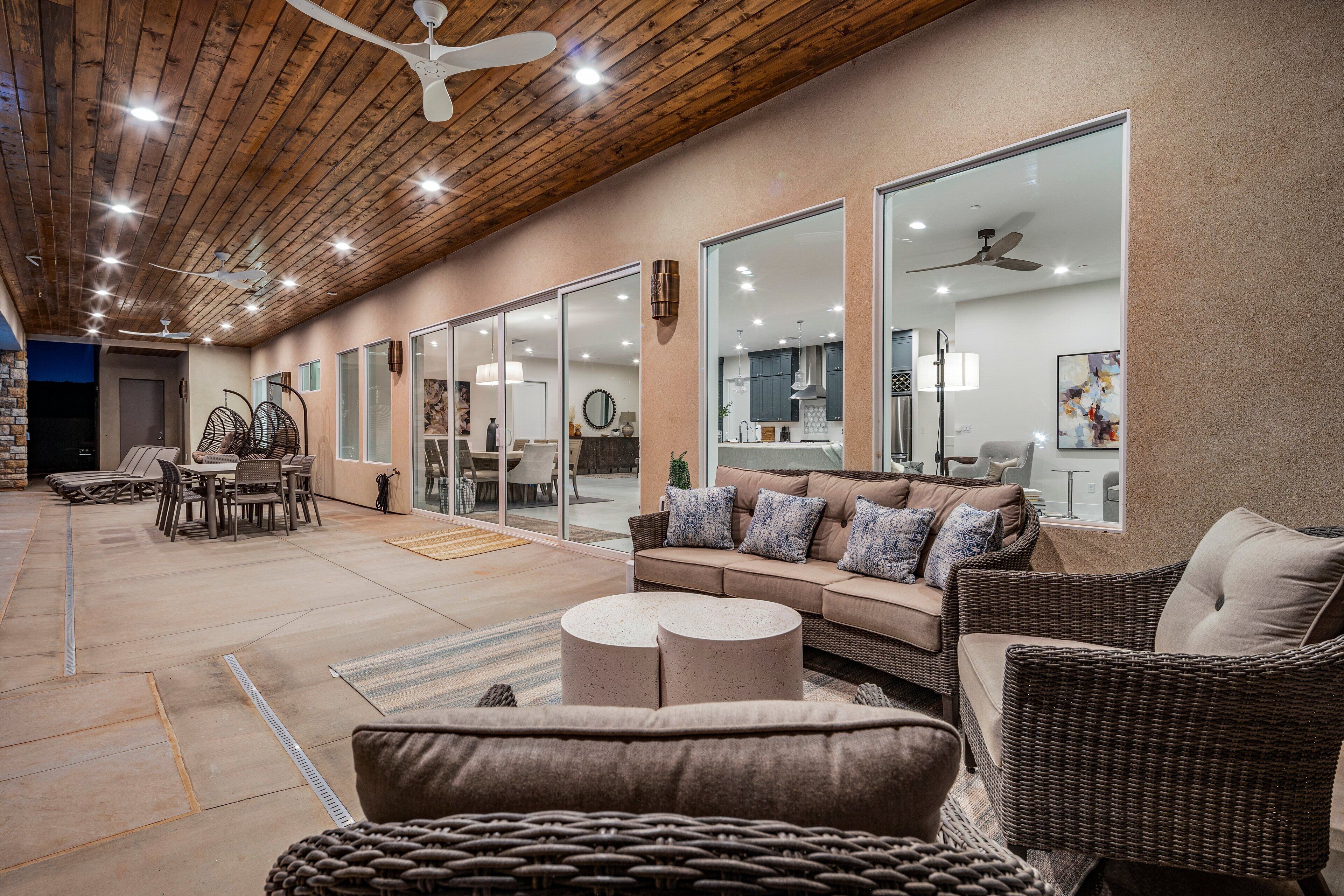Pecan Valley Resort| BRAND NEW Private Pool and Hot Tub w/ Slide