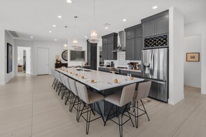 Fridge, microwave, oven, stovetop - Pecan Valley Resort| BRAND NEW Private Pool and Hot Tub w/ Slide (Hurricane)