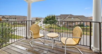 MOCO Home • Outdoor Hangout • U of A 8 min • Pet Friendly