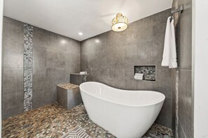 Luxury Apartment | Bilik Mandi | Pengering rambut, bidet, tuala disediakan, sabun 