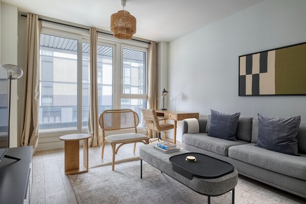 Fernseher, Stereoanlage