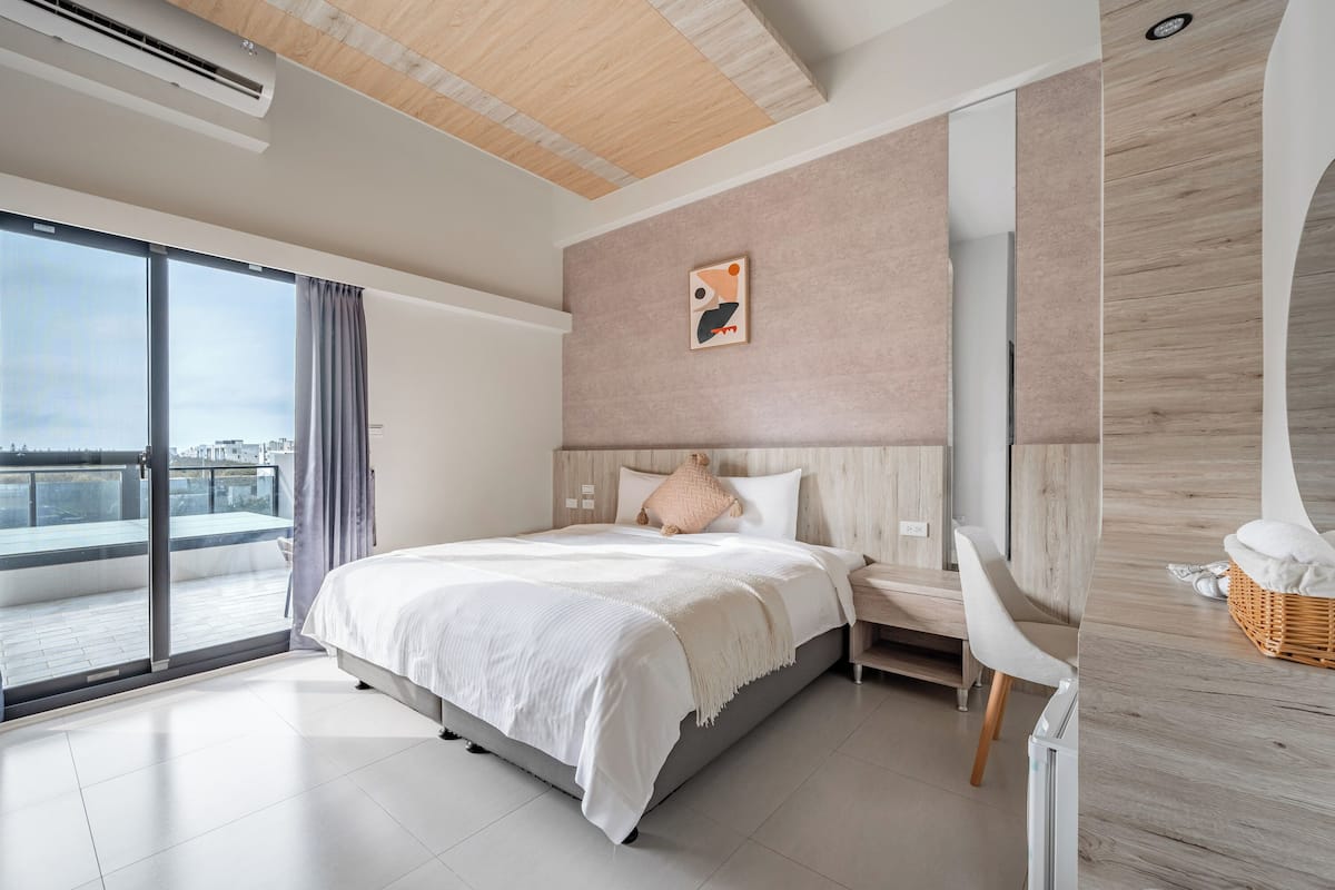 Habitación doble superior, Terraza | Escritorio, wifi gratis y ropa de cama