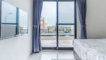 Desk, free WiFi, bed sheets