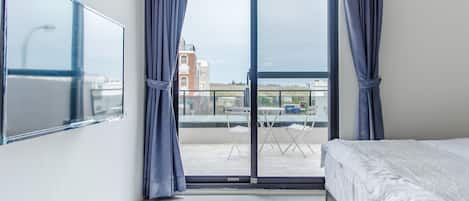 Desk, free WiFi, bed sheets