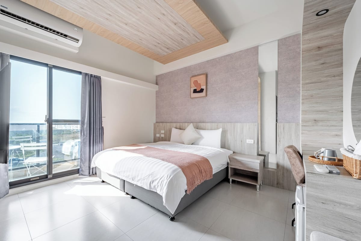 Habitación doble superior, balcón | Escritorio, wifi gratis y ropa de cama