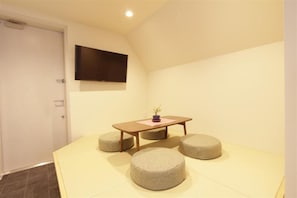 1 bedroom, in-room safe, laptop workspace, free WiFi