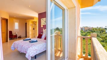 5 slaapkamers, een strijkplank/strijkijzer, gratis wifi, beddengoed