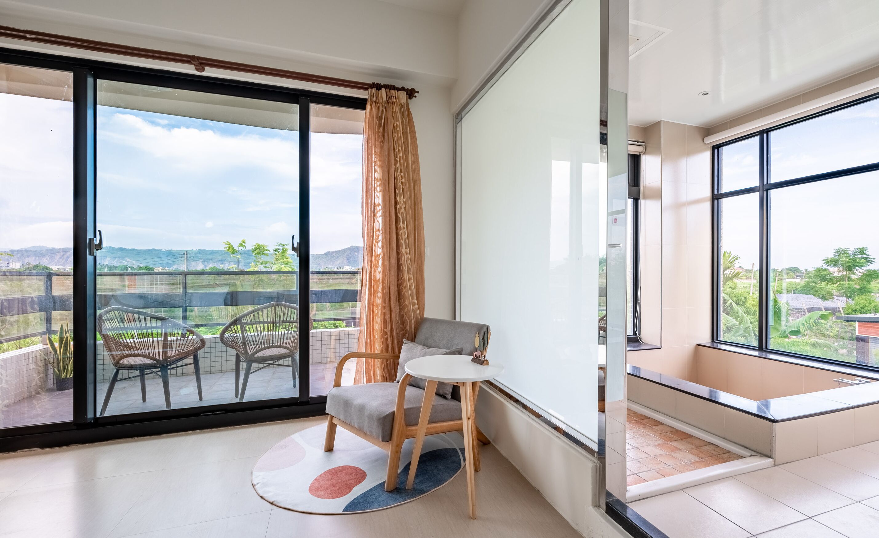 Quarto casal, banheira, vista para a montanha | Vista do quarto