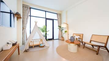 Deluxe Double Room with Mountain View and Bathtub | View from room